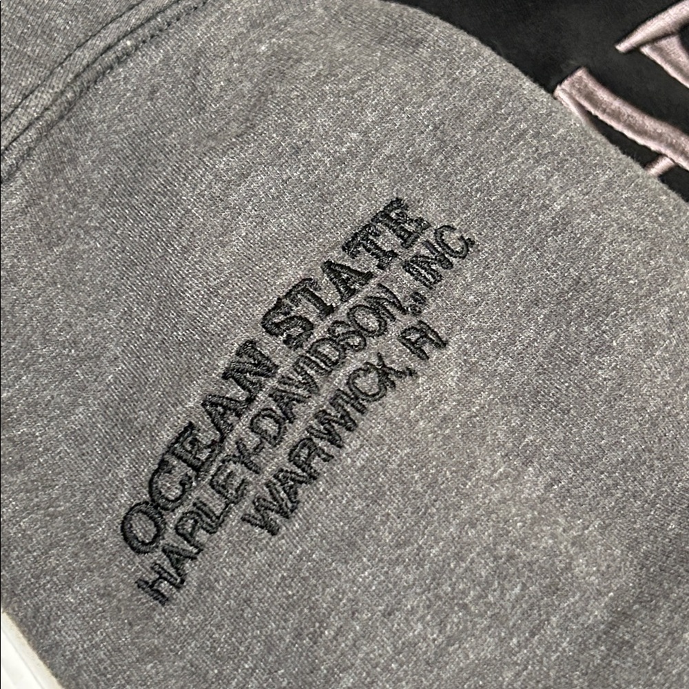 Harley-Davidson Men's Black and Gray Crewneck Sweater - Picture 3 of 6